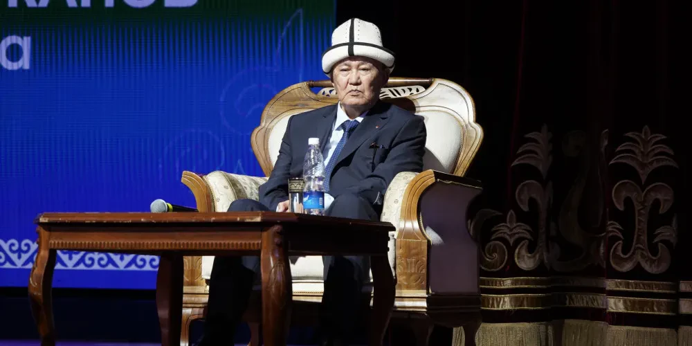 КАНДАЙ АКЫН ОРИГИНАЛДУУ БОЛОТ, ЖЕ АНАТАЙДЫН АЧЫЛЫШЫ