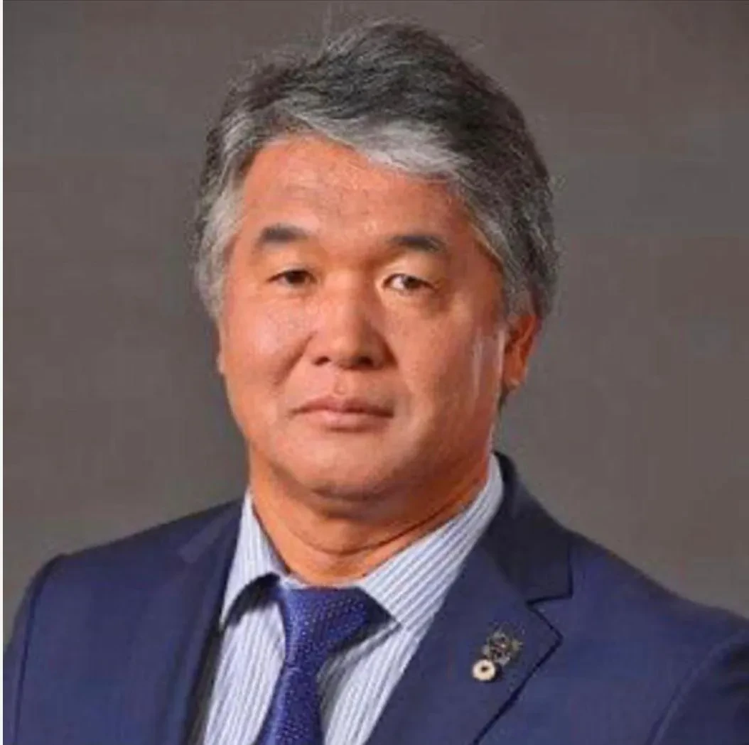 Султан РАЕВ