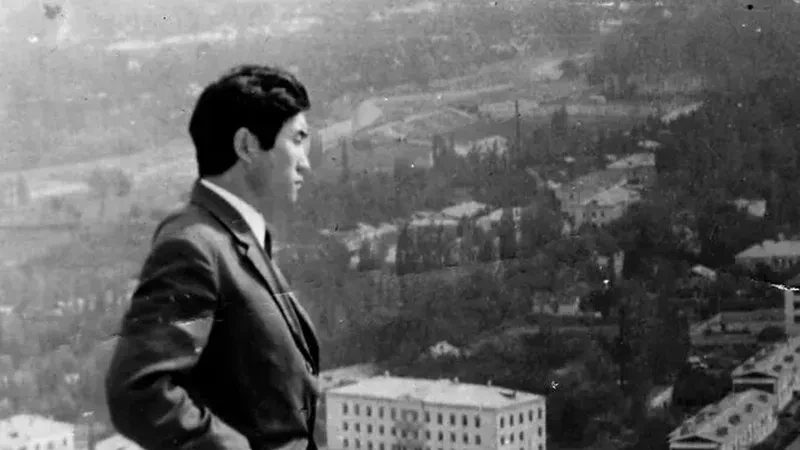 Поэзияга мамиле: Көркөм сөз милдети